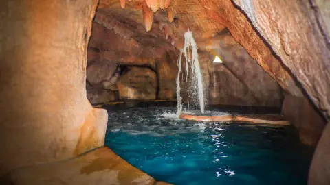 turis-thermas-imagem-galeria-atracoes-thermas-water-park-area-do-disco-65b69f8dc7718_2.webp