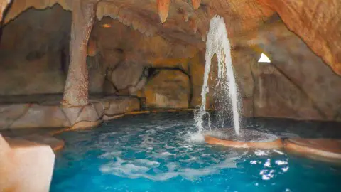 turis-thermas-imagem-galeria-atracoes-thermas-water-park-area-do-disco-65b69f8e554ab_3.webp