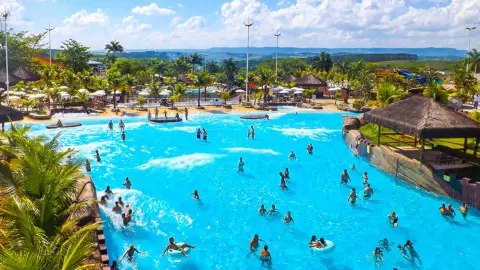 turis-thermas-imagem-galeria-atracoes-thermas-water-park-piscina-de-ondas-65b69ee38cbca_4.webp