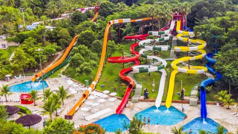 turis-thermas-imagem-galeria-atracoes-thermas-water-park-toboaguas-mais-radicais-de-sao-paulo-65b69f76dfa0c_0.webp