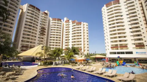 turis-thermas-imagem-galeria-carnaval-olimpia-no-wyndham-olimpia-royal-hotel-686ae7bbab770_1.webp
